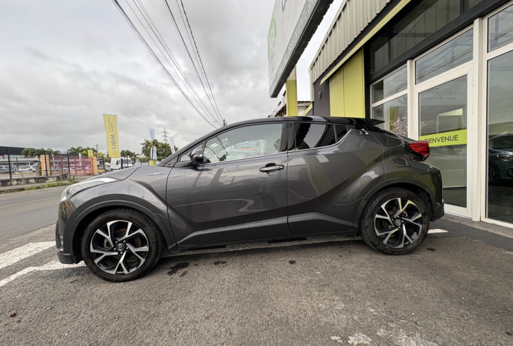 Toyota C-HR 122h Hybride Dynamic 2WD E-CVT // Boite automatique 