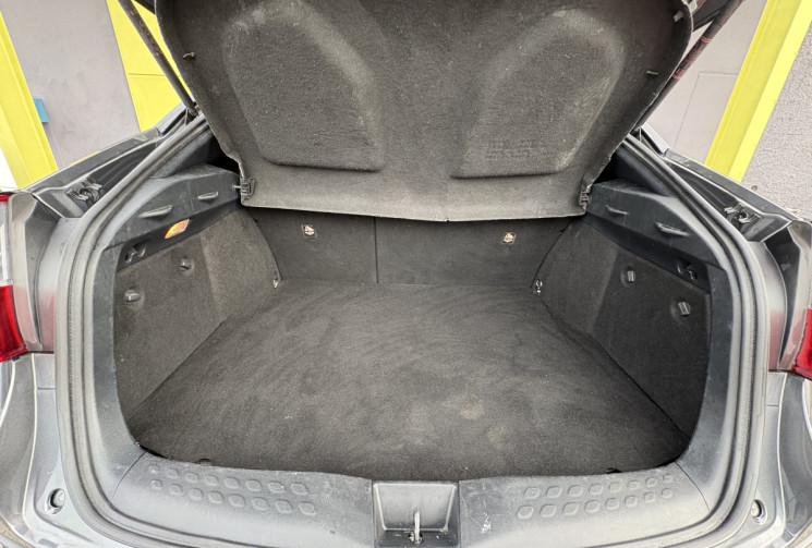Toyota C-HR 122h Hybride Dynamic 2WD E-CVT // Boite automatique 