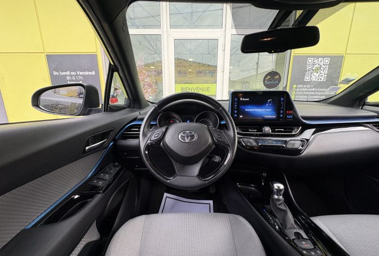 Toyota C-HR 122h Hybride Dynamic 2WD E-CVT // Boite automatique 