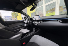 Toyota C-HR 122h Hybride Dynamic 2WD E-CVT // Boite automatique 