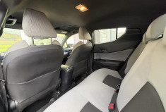 Toyota C-HR 122h Hybride Dynamic 2WD E-CVT // Boite automatique 