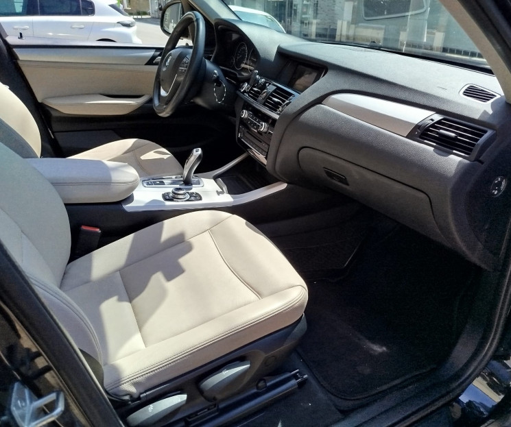 BMW X3 18d sDrive 2.0 d // LOUNGE PLUS // 150 cv