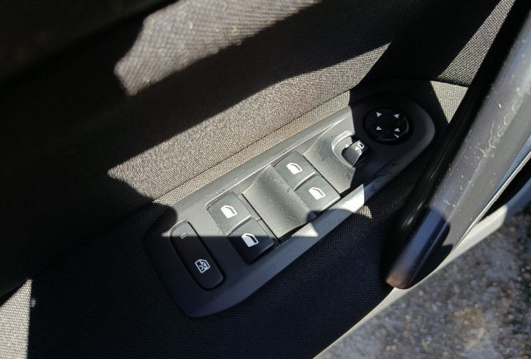 Peugeot 308 1.6 HDI 120ch Allure - Suivi Peugeot  - Radars - Camera
