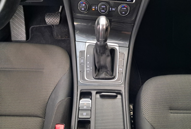 Volkswagen Golf 1.0 TSI 115 Confortline DSG7- 