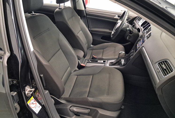 Volkswagen Golf 1.0 TSI 115 Confortline DSG7- 