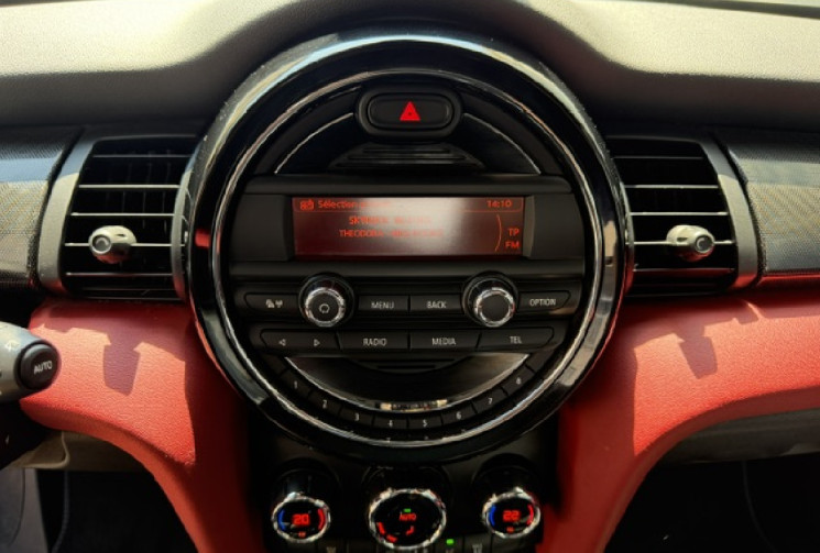Mini Mini (F56) Cooper D pack chili 1.5 d 116 cv Boîte auto / Origine France 3em main / toit pan /