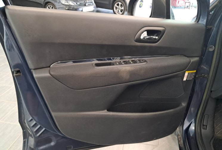 Peugeot 5008 1.6 e-HDi115 FAP Active BMP6 7places   - SUIVI D'ENTRETIEN -  REVISEE 