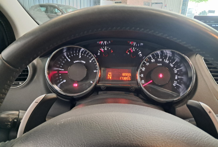 Peugeot 5008 1.6 e-HDi115 FAP Active BMP6 7places   - SUIVI D'ENTRETIEN -  REVISEE 