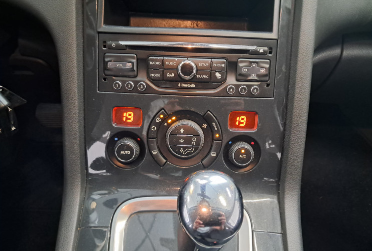 Peugeot 5008 1.6 e-HDi115 FAP Active BMP6 7places   - SUIVI D'ENTRETIEN -  REVISEE 