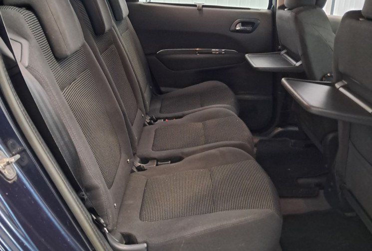 Peugeot 5008 1.6 e-HDi115 FAP Active BMP6 7places   - SUIVI D'ENTRETIEN -  REVISEE 