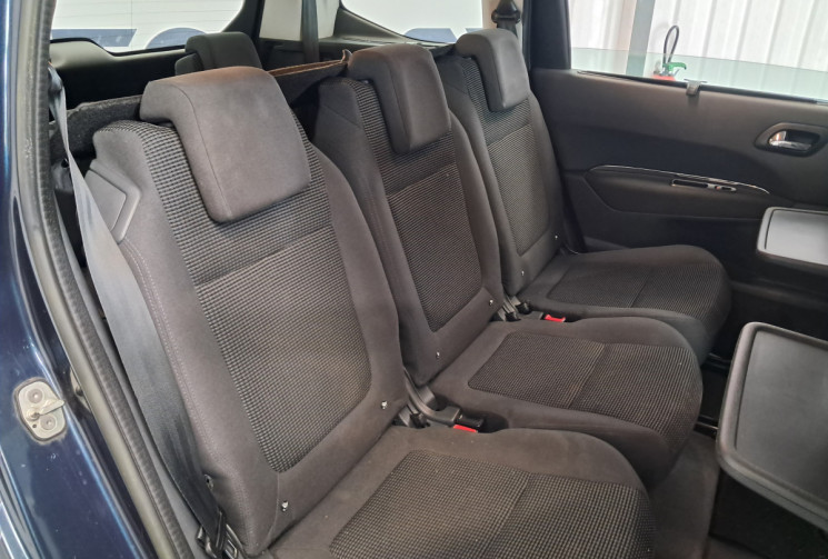 Peugeot 5008 1.6 e-HDi115 FAP Active BMP6 7places   - SUIVI D'ENTRETIEN -  REVISEE 