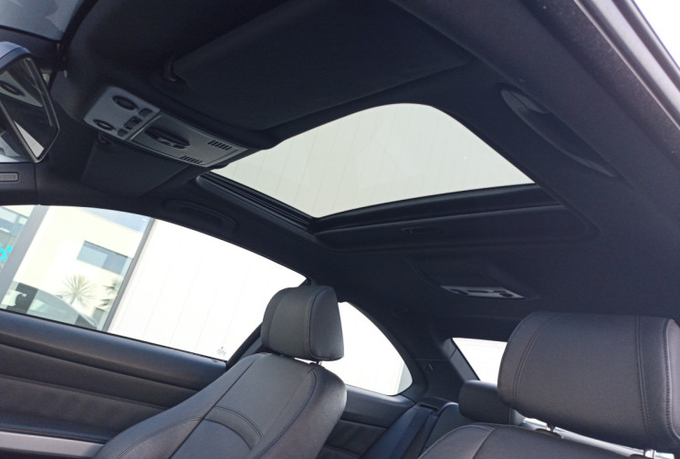 BMW SERIE 3 COUPE 330 xi E92 272 ch Pack M – entretien à jour – vidange de boîte effectuée