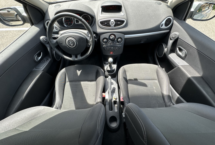 Renault Clio III 1.2 16v 75ch Expression 3p