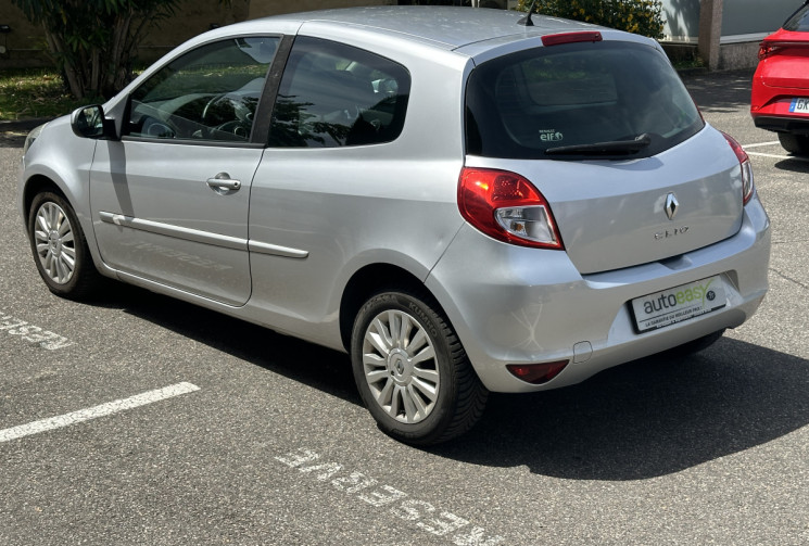 Renault Clio III 1.2 16v 75ch Expression 3p