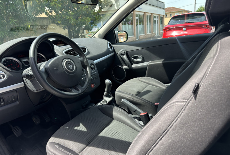 Renault Clio III 1.2 16v 75ch Expression 3p