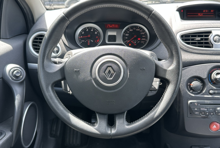 Renault Clio III 1.2 16v 75ch Expression 3p