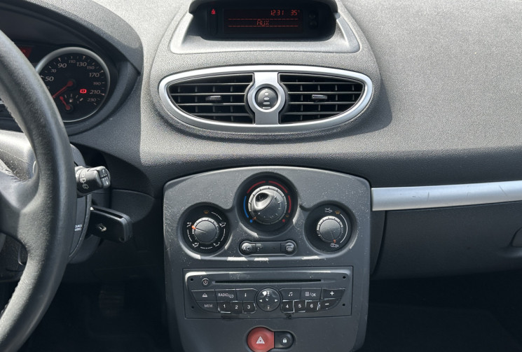 Renault Clio III 1.2 16v 75ch Expression 3p