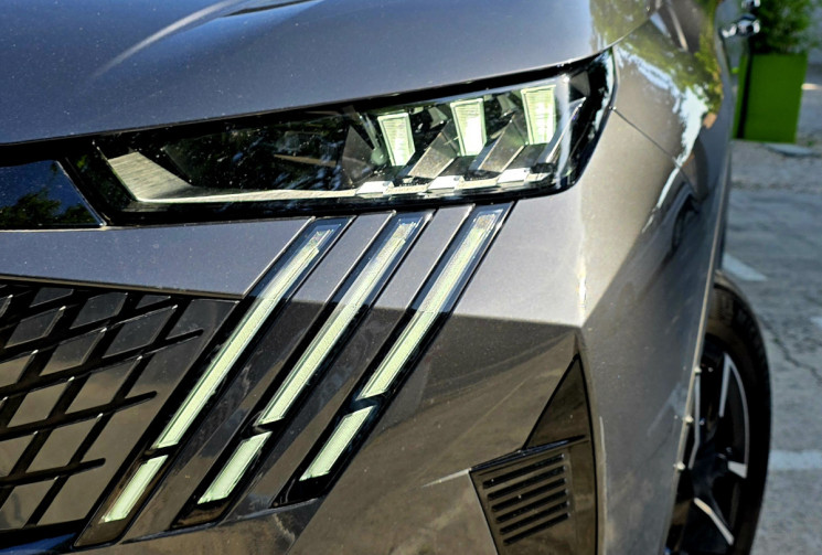 Peugeot 5008 Hybrid 136 e-DCS6 GT - Pack 360 Vision & Drive Assist Plus