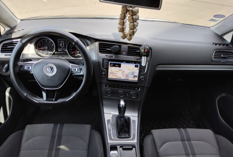 Volkswagen Golf VII Confortline 122ch 1.4 TSI Bluemotion - Siège Chauffants