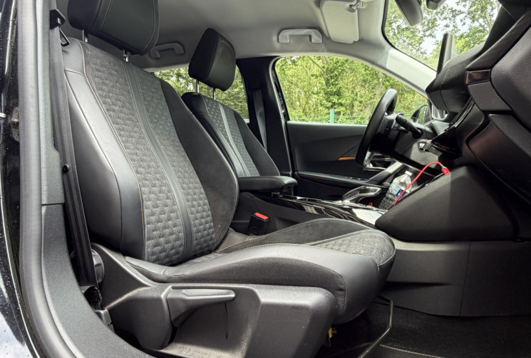 Peugeot 2008 1.5 BLUEHDI 130 ROADTRIP EAT8 * ENTRETIEN A JOUR * CT OK * GARANTIE 6 MOIS