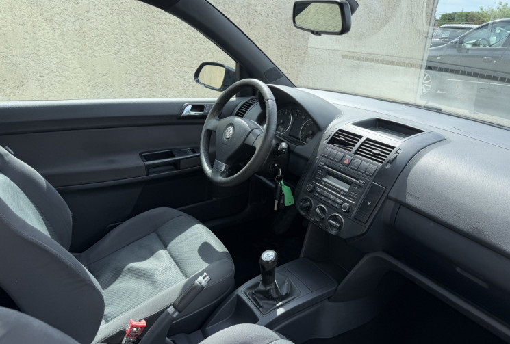 Volkswagen Polo 1.4 TDI 70 CONFORT / CLIM / JANTES ALU / TOIT OUVRANT / REVISEE / GARANTIE