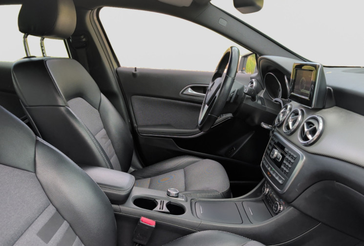 Mercedes GLA 200 CDI Sensation 4Matic 7G-DCT + options