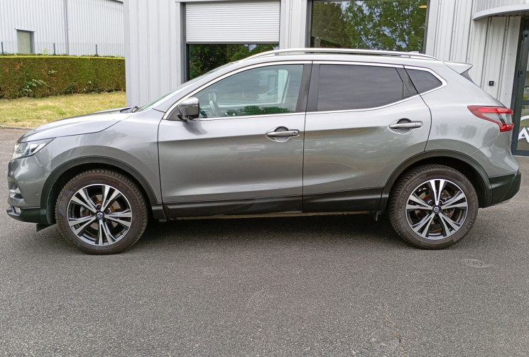 Nissan Qashqai Phase II 1.6 dCi 130 ch Xtronic N-Connecta + Attelage