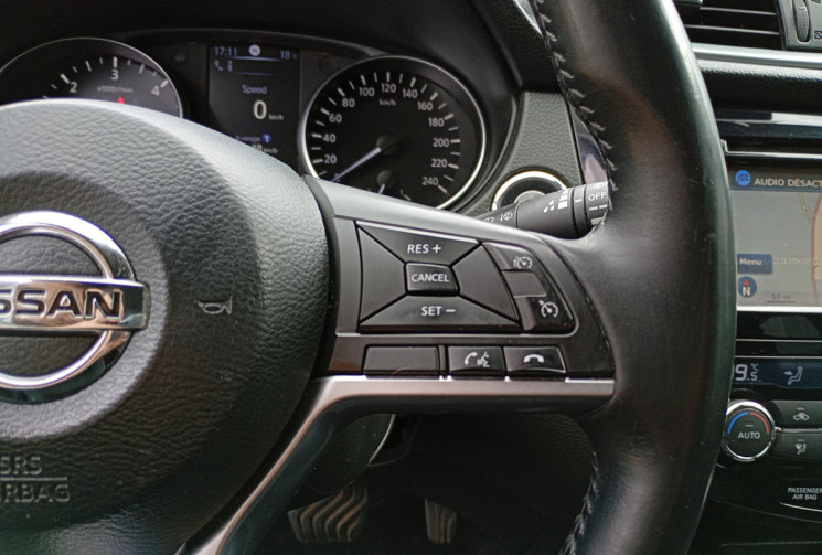 Nissan Qashqai Phase II 1.6 dCi 130 ch Xtronic N-Connecta + Attelage