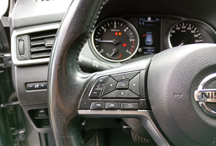 Nissan Qashqai Phase II 1.6 dCi 130 ch Xtronic N-Connecta + Attelage
