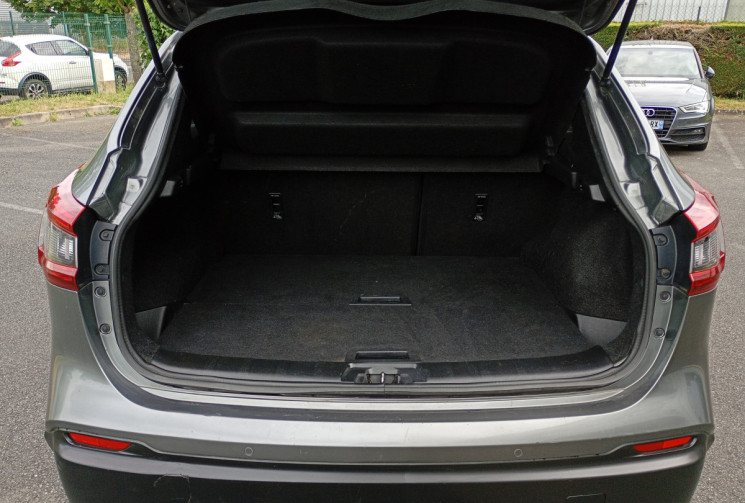 Nissan Qashqai Phase II 1.6 dCi 130 ch Xtronic N-Connecta + Attelage