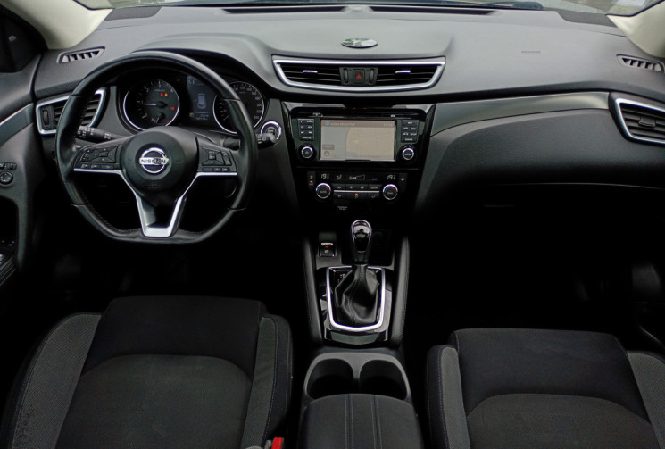 Nissan Qashqai Phase II 1.6 dCi 130 ch Xtronic N-Connecta + Attelage