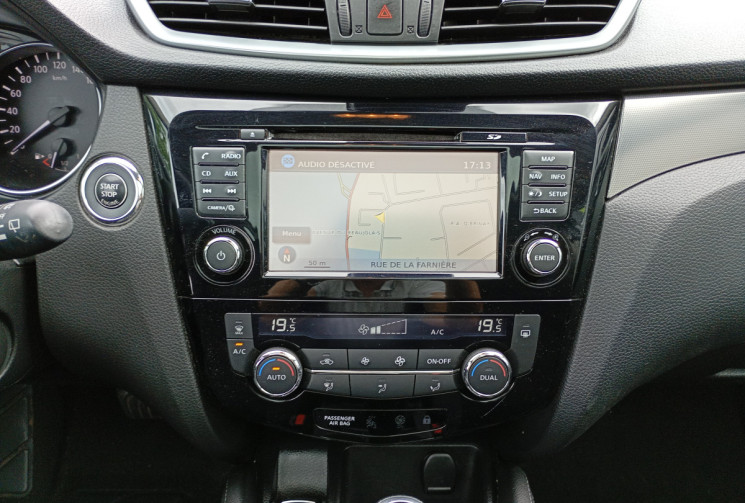 Nissan Qashqai Phase II 1.6 dCi 130 ch Xtronic N-Connecta + Attelage