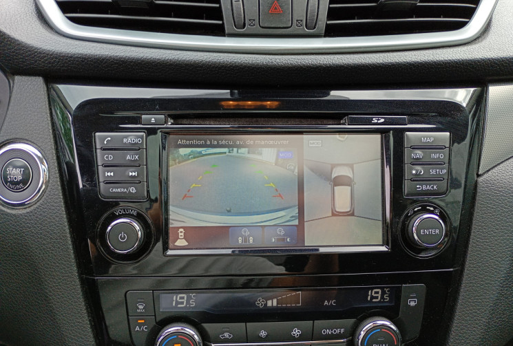 Nissan Qashqai Phase II 1.6 dCi 130 ch Xtronic N-Connecta + Attelage