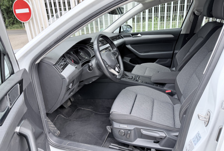 Volkswagen Passat SW 2.0 TDI 150 LIFE PLUS * 1ère main / Caméra / CarPlay / En stock