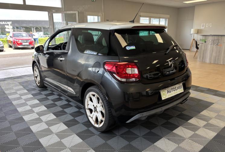 Citroën DS3 1.6 E-HDI AIRDREAM 112 SPORT CHIC 