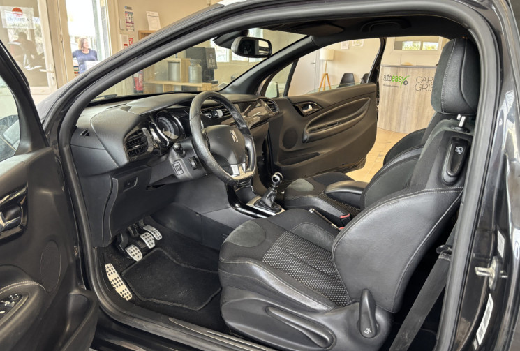 Citroën DS3 1.6 E-HDI AIRDREAM 112 SPORT CHIC 
