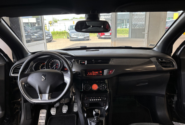 Citroën DS3 1.6 E-HDI AIRDREAM 112 SPORT CHIC 