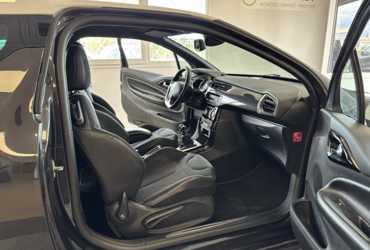 Citroën DS3 1.6 E-HDI AIRDREAM 112 SPORT CHIC 