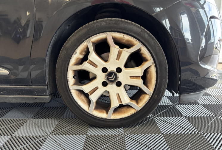Citroën DS3 1.6 E-HDI AIRDREAM 112 SPORT CHIC 