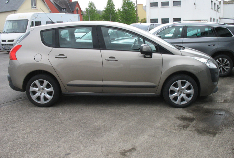 Peugeot 3008 1.6 HDi 112 ACTIVE