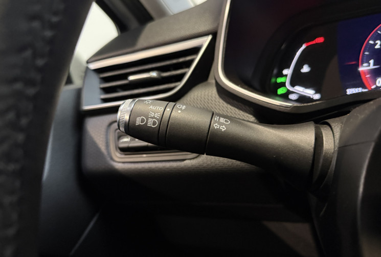 Renault CLIO V 1.0 TCE Intens - Grand écran 9,7 pouces, Entretien à jour.