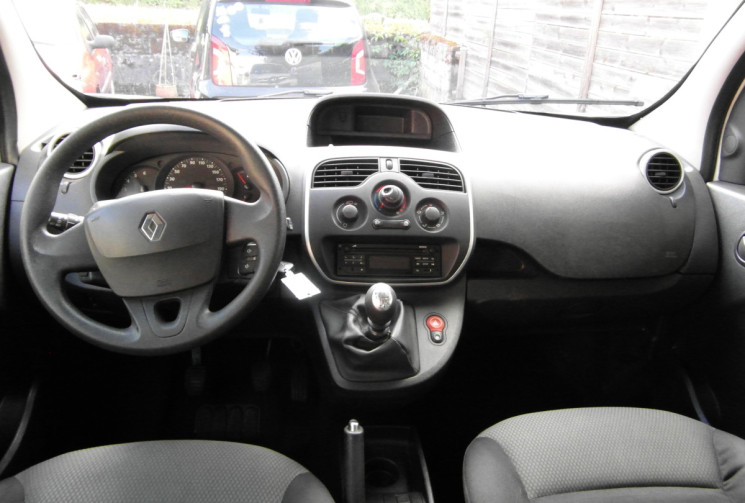 Renault Kangoo DCI 80 TREND 5 PLACES distribution faite
