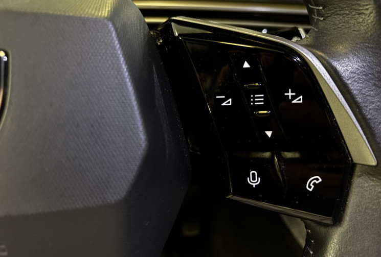 Peugeot 3008  Hybrid 136 e-DCS6 Allure / Apple CarPlay / Sièges Chauffants
