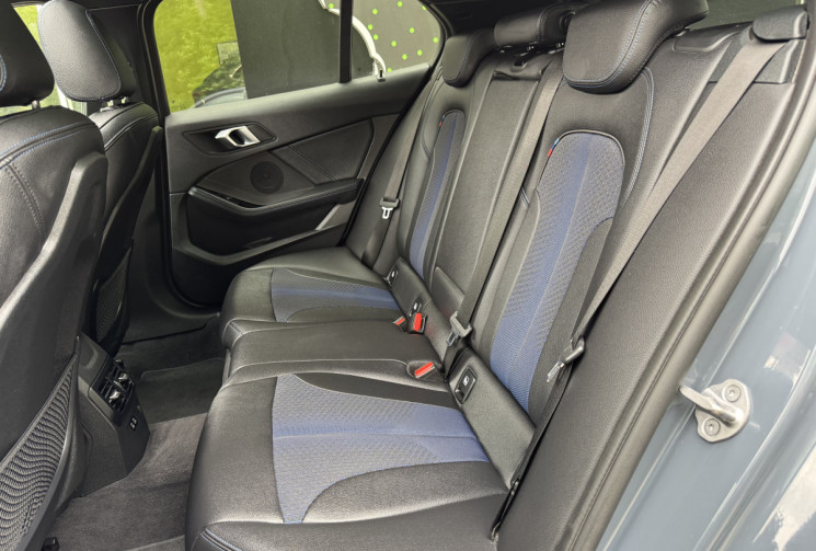 BMW Série 1 118i 136 M Sport DCT7 / Toit ouvrant / Tête haute / Carplay / Camera / TVA