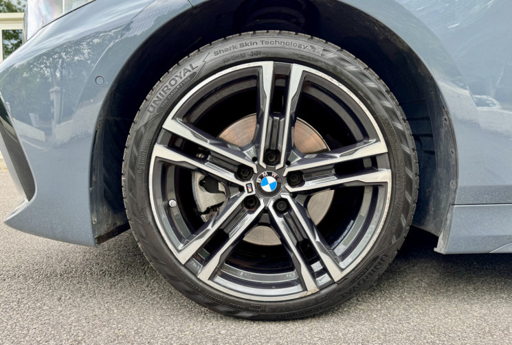 BMW Série 1 118i 136 M Sport DCT7 / Toit ouvrant / Tête haute / Carplay / Camera / TVA
