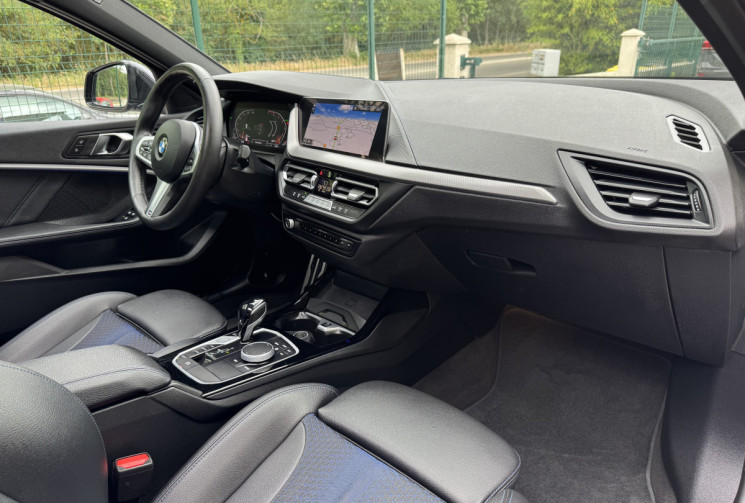 BMW Série 1 118i 136 M Sport DCT7 / Toit ouvrant / Tête haute / Carplay / Camera / TVA