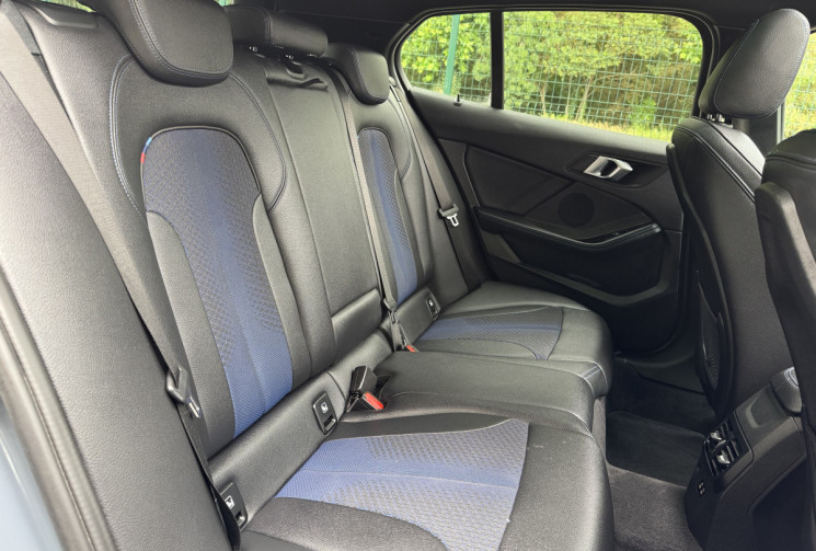 BMW Série 1 118i 136 M Sport DCT7 / Toit ouvrant / Tête haute / Carplay / Camera / TVA