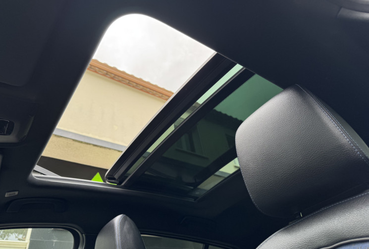 BMW Série 1 118i 136 M Sport DCT7 / Toit ouvrant / Tête haute / Carplay / Camera / TVA