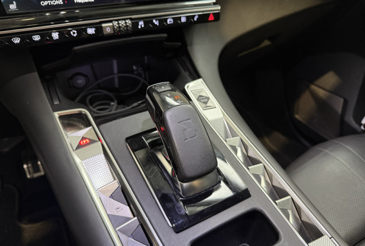 DS DS 7 Crossback E-TENSE 4x4 300ch Louvre / Suivi Constructeur / Certifié DS