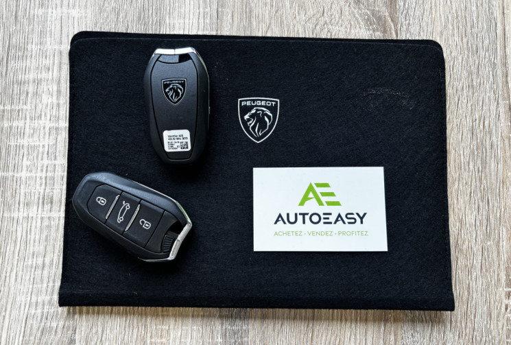 Peugeot 3008  Hybrid 136 e-DCS6 Allure / Apple CarPlay / Sièges Chauffants
